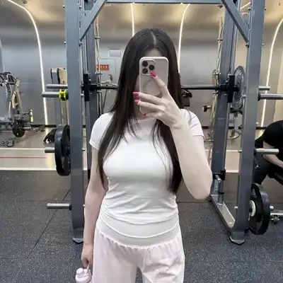 罗鹏静